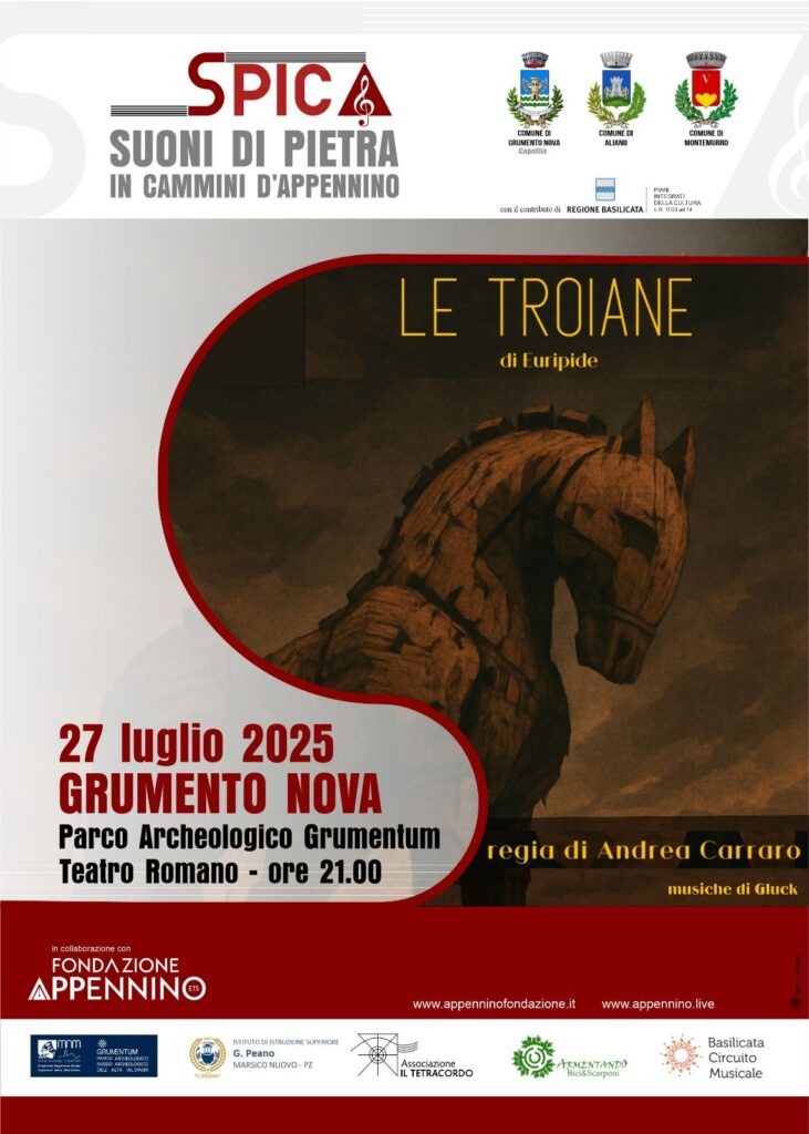 Spettacolo Le Troiane di Euripide nel Teatro Romano di Grumentum a Grumento Nova, regia di Andrea Carraro, musica di Gluck.
